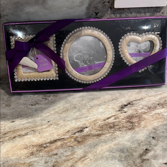 Arte de Casa Photo Frame Set of 3 Assorted Cream Enamel w/ Crystal Jewel Border - Picture 1 of 5